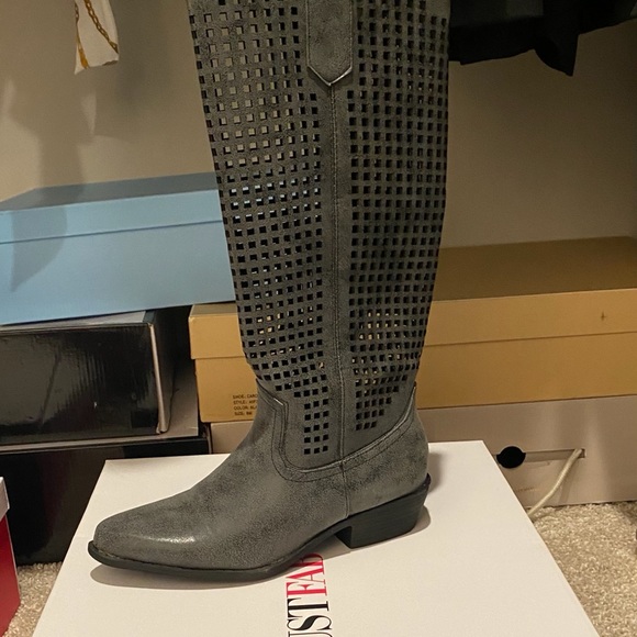 Just Fab Boots - Picture 2 of 4